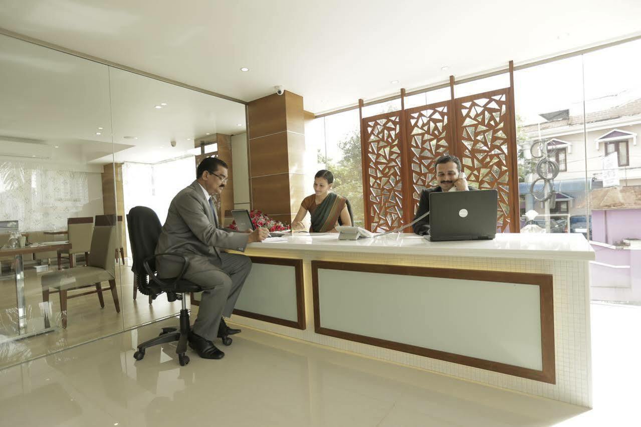 Park Connect Hotel Kochi Exterior photo